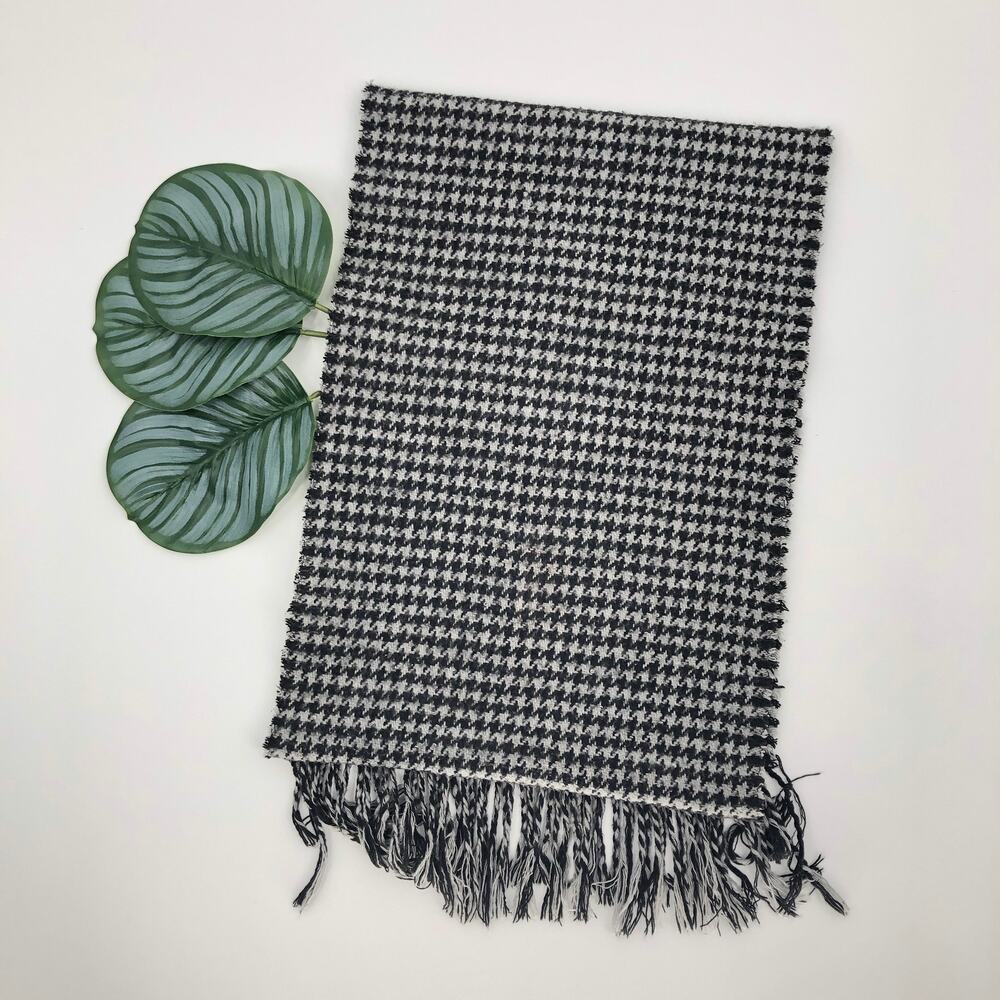 Calvin Klein Gray Black Fringe Mini Houndstooth Acrylic Soft Lightweight Scarf